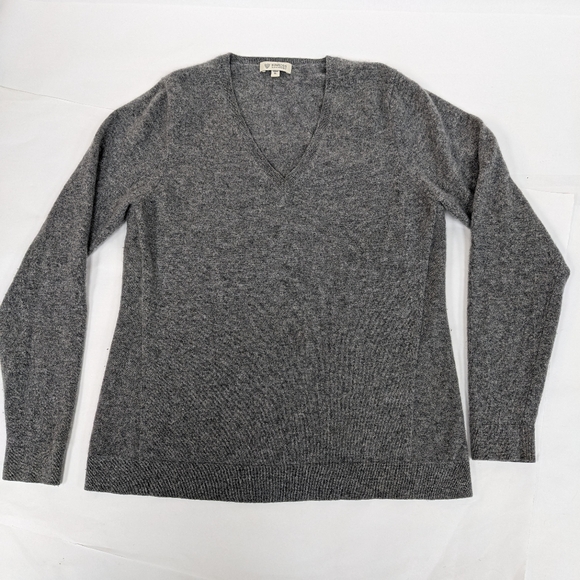 Kinross Sweaters - Gray Kinross cashmere v neck sweater XL